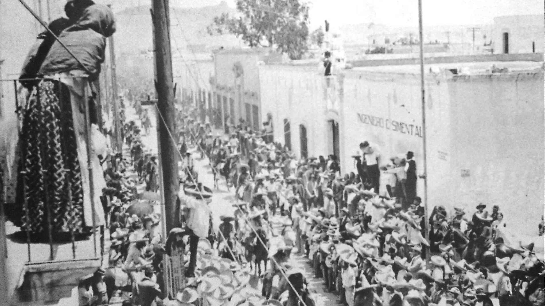 Así eran los desfiles militares en Durango hace más de 100 años  [Galería]