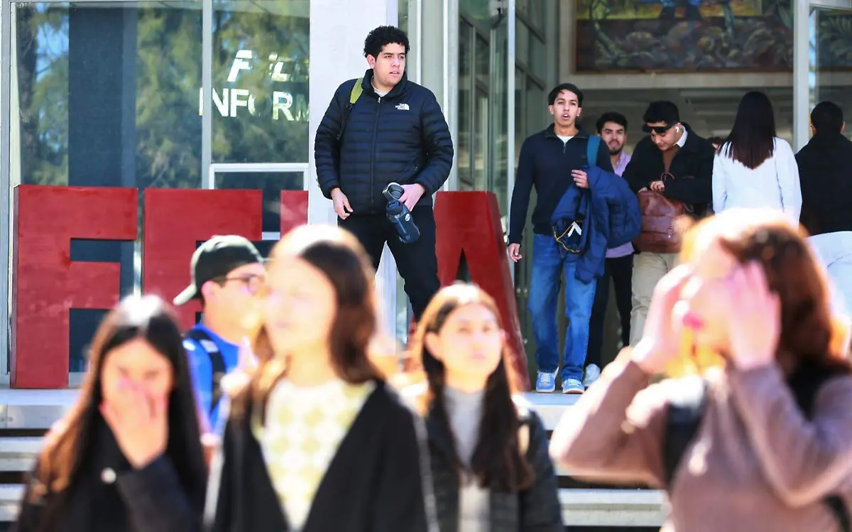 Estudiantes universitarios