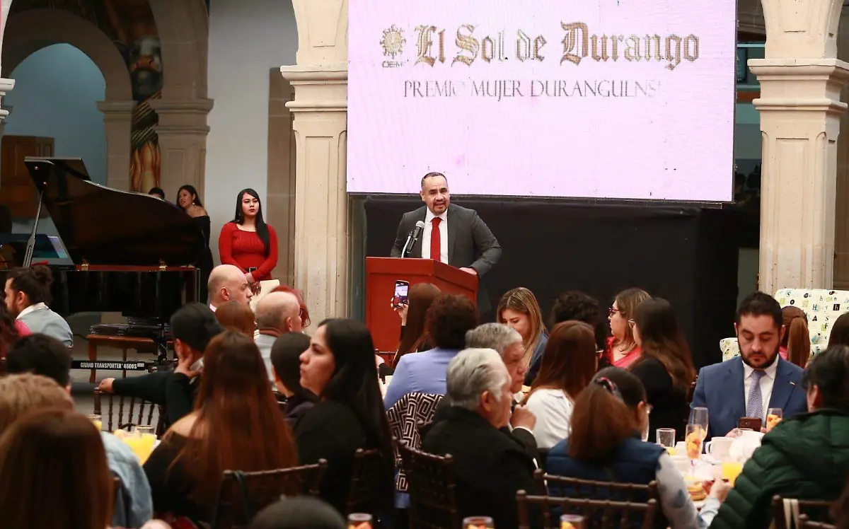 Héctor Darío Valenzuela, director regional de El Sol de Durango