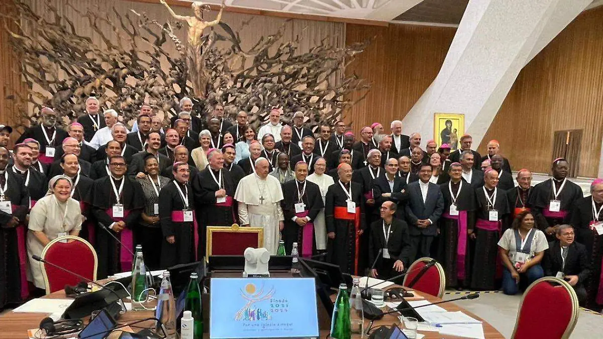Arzobispo de Durango participa en sínodo de obispos en Roma