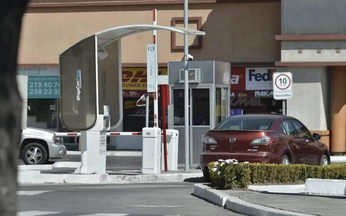 Estacionamientos en plazas comerciales