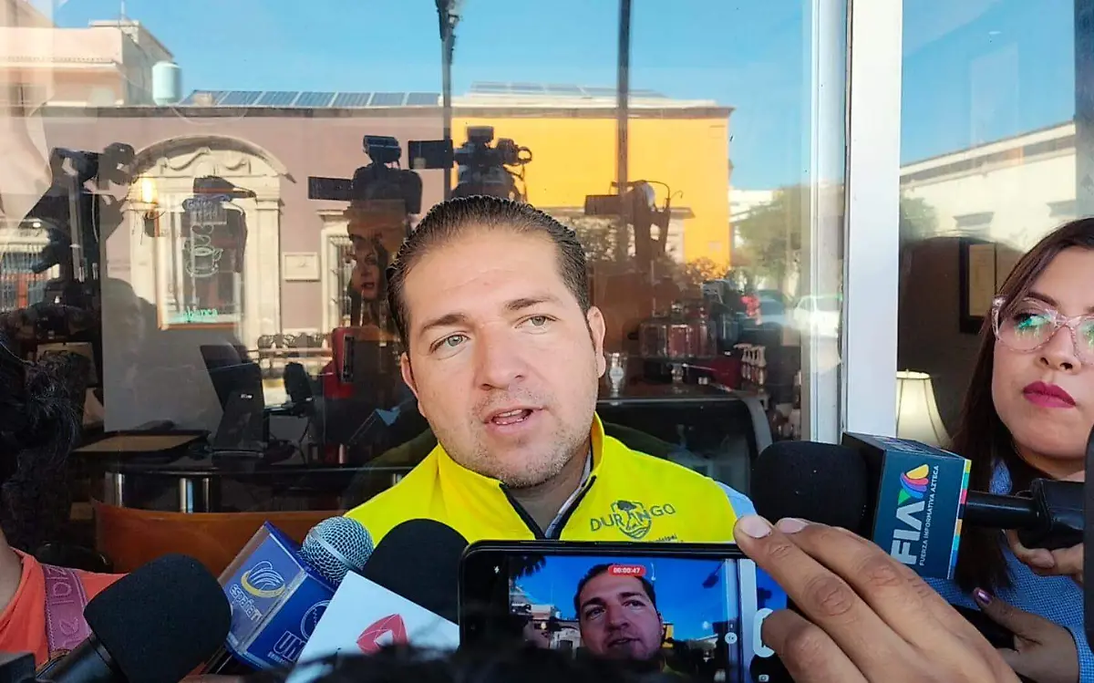 Buscan que vialidad Gómez Morín cuente con alumbrado público