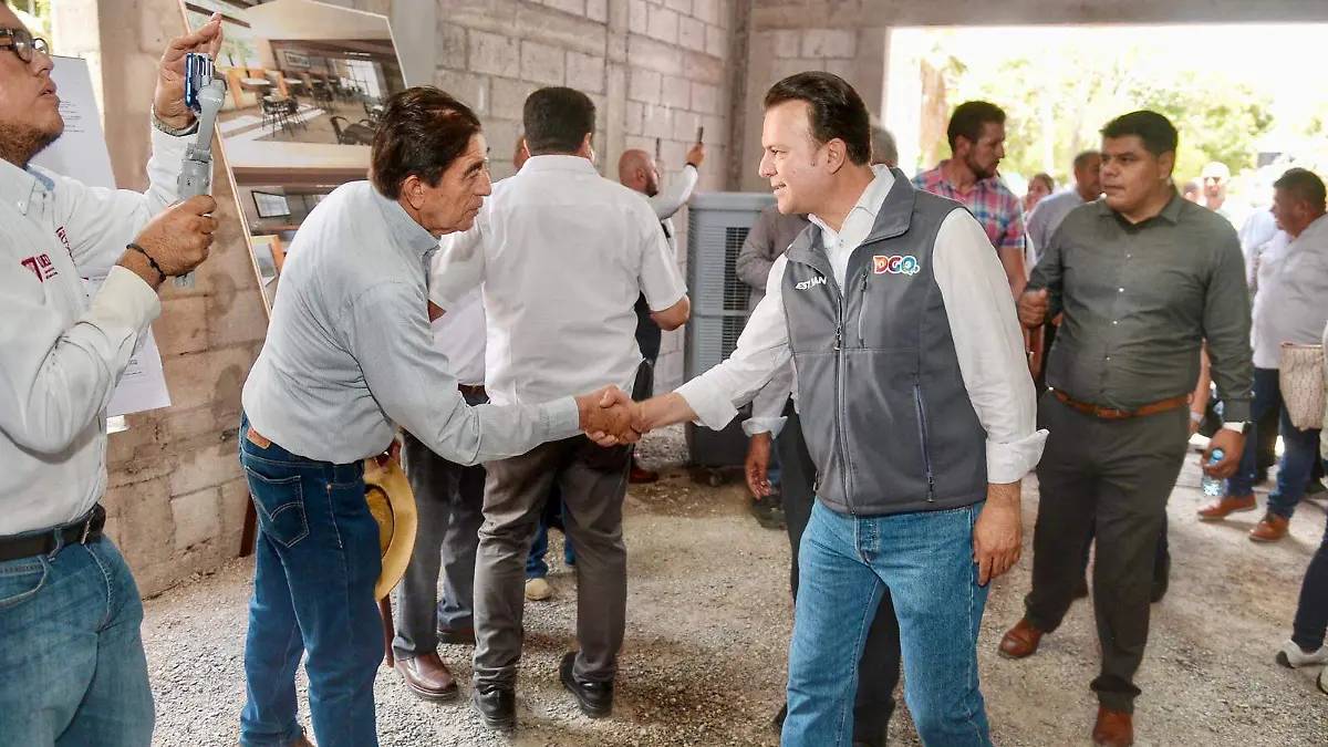 Supervisa Esteban Villegas construcción en la UJED de Gómez Palacio