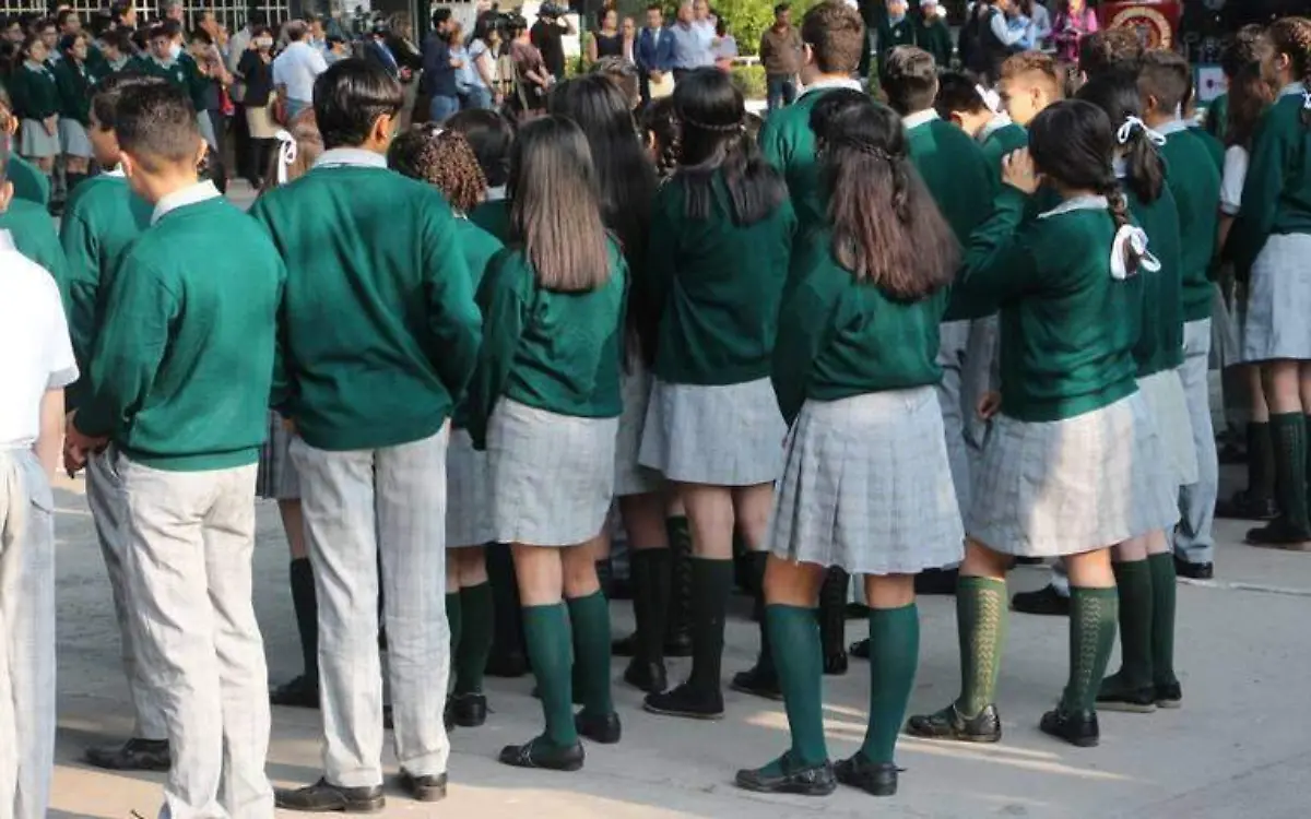 Escuela-Alumnos-Estudiantes