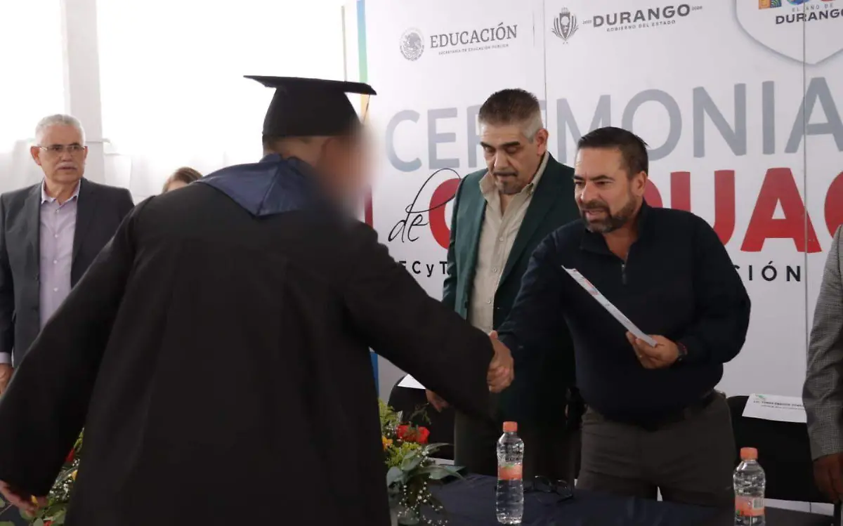 Terminan la preparatoria 27 reos del Cereso número 1 de Durango