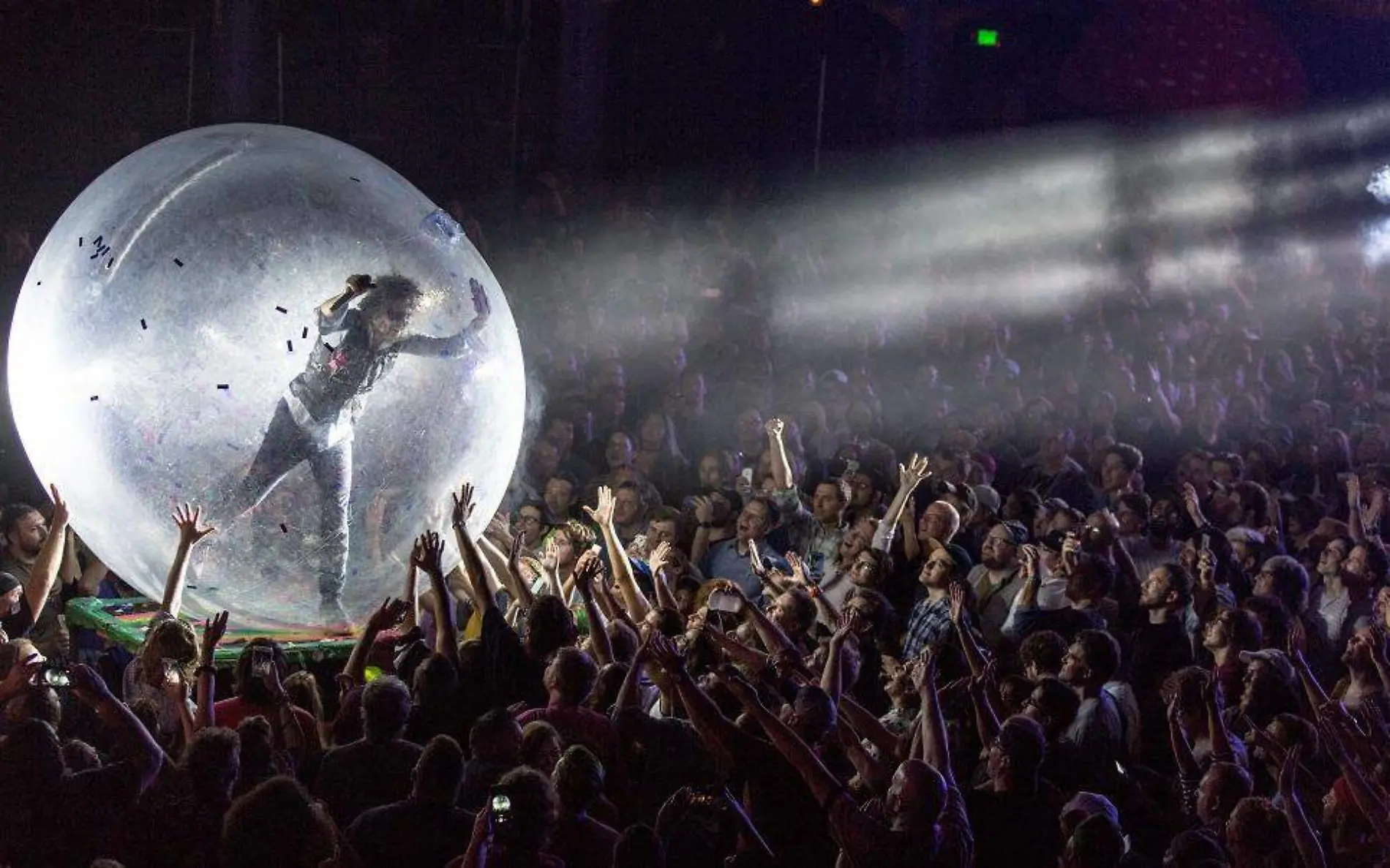 wayne-coyne-bubble