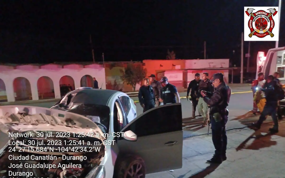 Camioneta choca contra puesto de comida en Canatlán