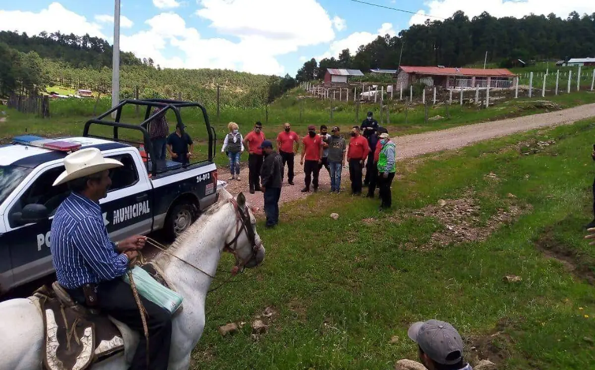 Es arrastrado por río