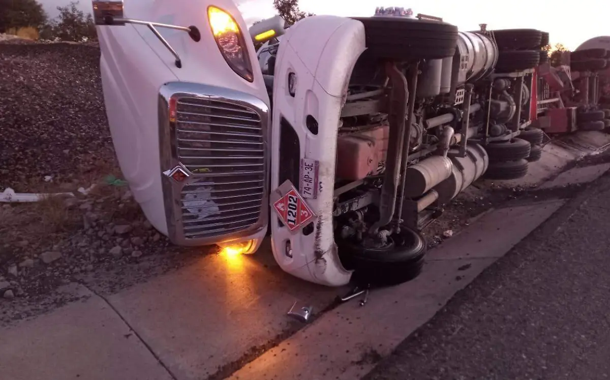 Accidente Tráiler Durango-Mazatlán 