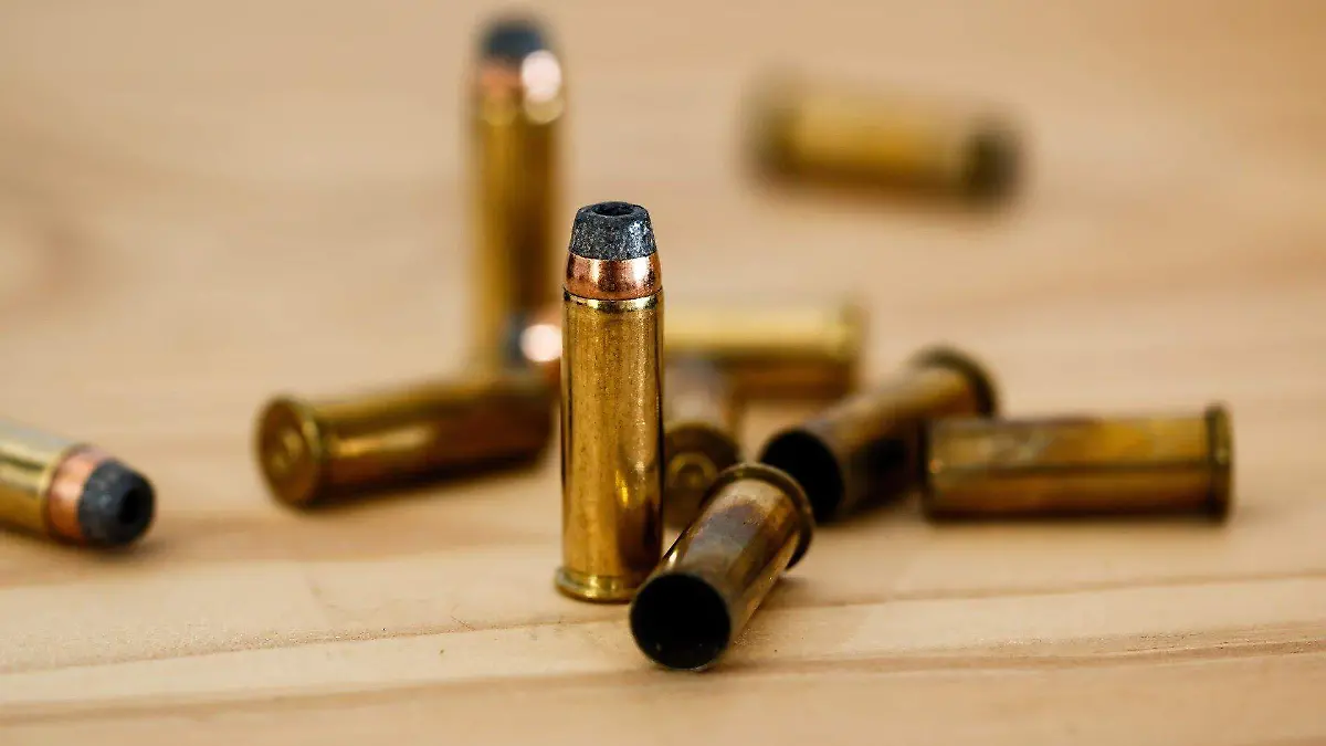 bullet-g7c43b668b_1920