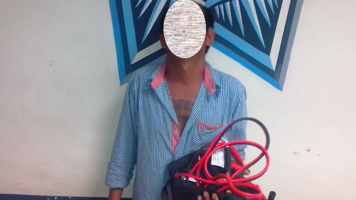 Cesar N. 40 años robo de interior de un vehiculo 20.09