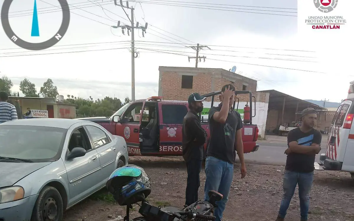Choque registrado en Canatlán solo deja daños materiales 