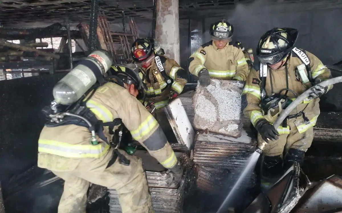 Incendio en Torre V1 dejó 8 personas intoxicadas