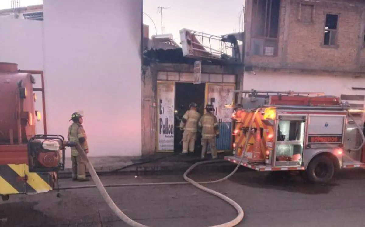 Se registra incendio en la colonia Armando del Castillo 