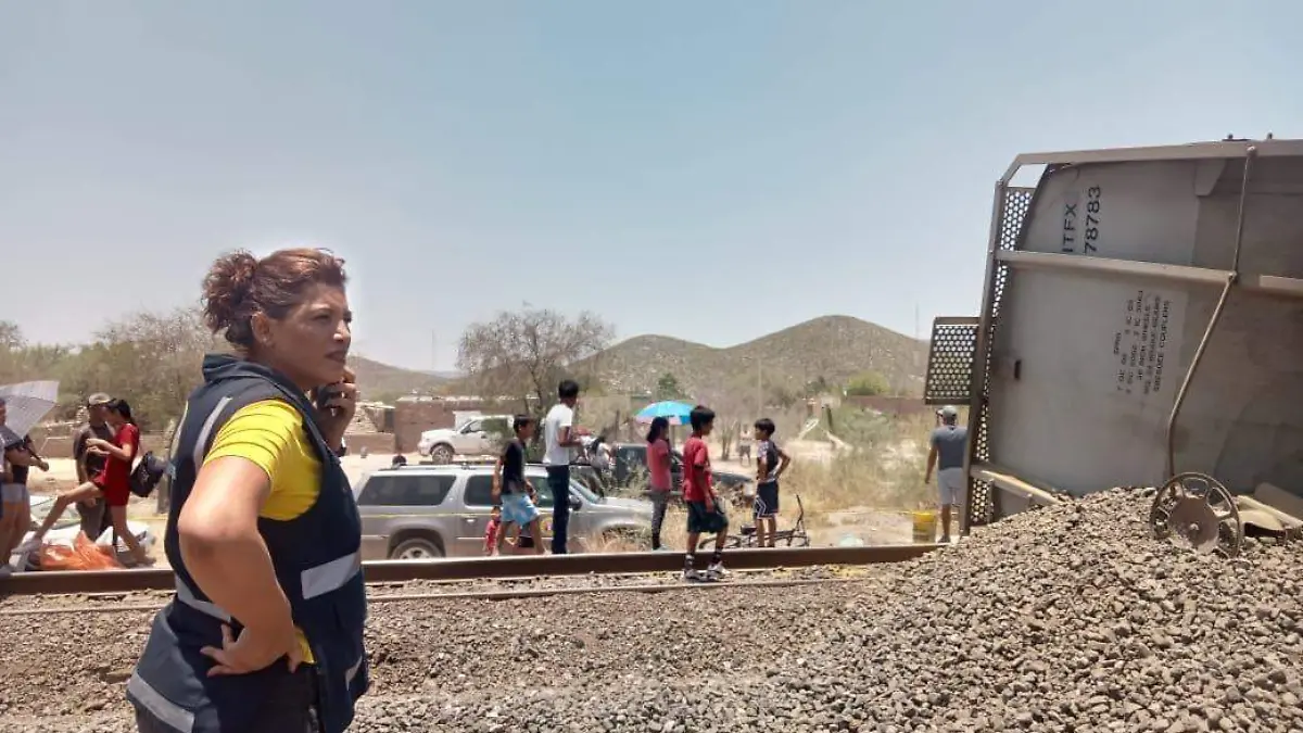 Descarrilan tren en La Laguna