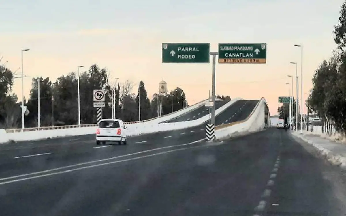 Habitantes y estudiantes exigen señalética y alumbrado en carreteras de Canatlán