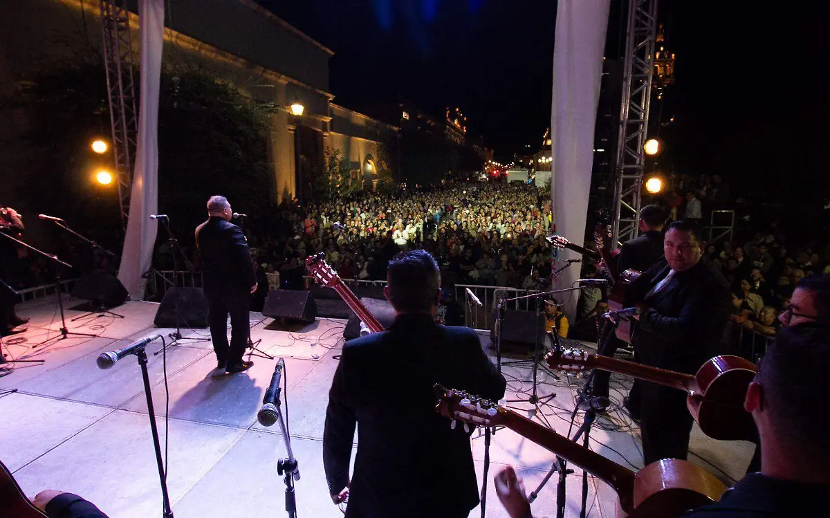 Noche de boleros con la Rondalla de Saltillo