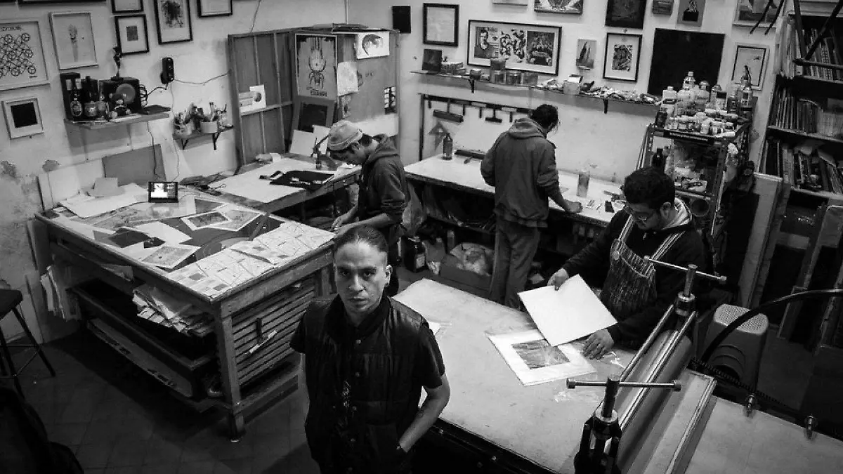 LA EXPOSICIÓN 2-E -BYN-