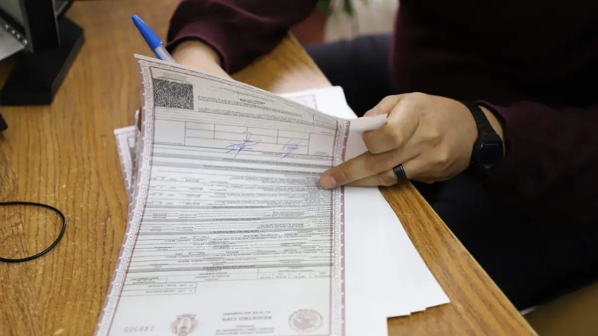 Primera pareja homosexual se casa en registro civil de Durango