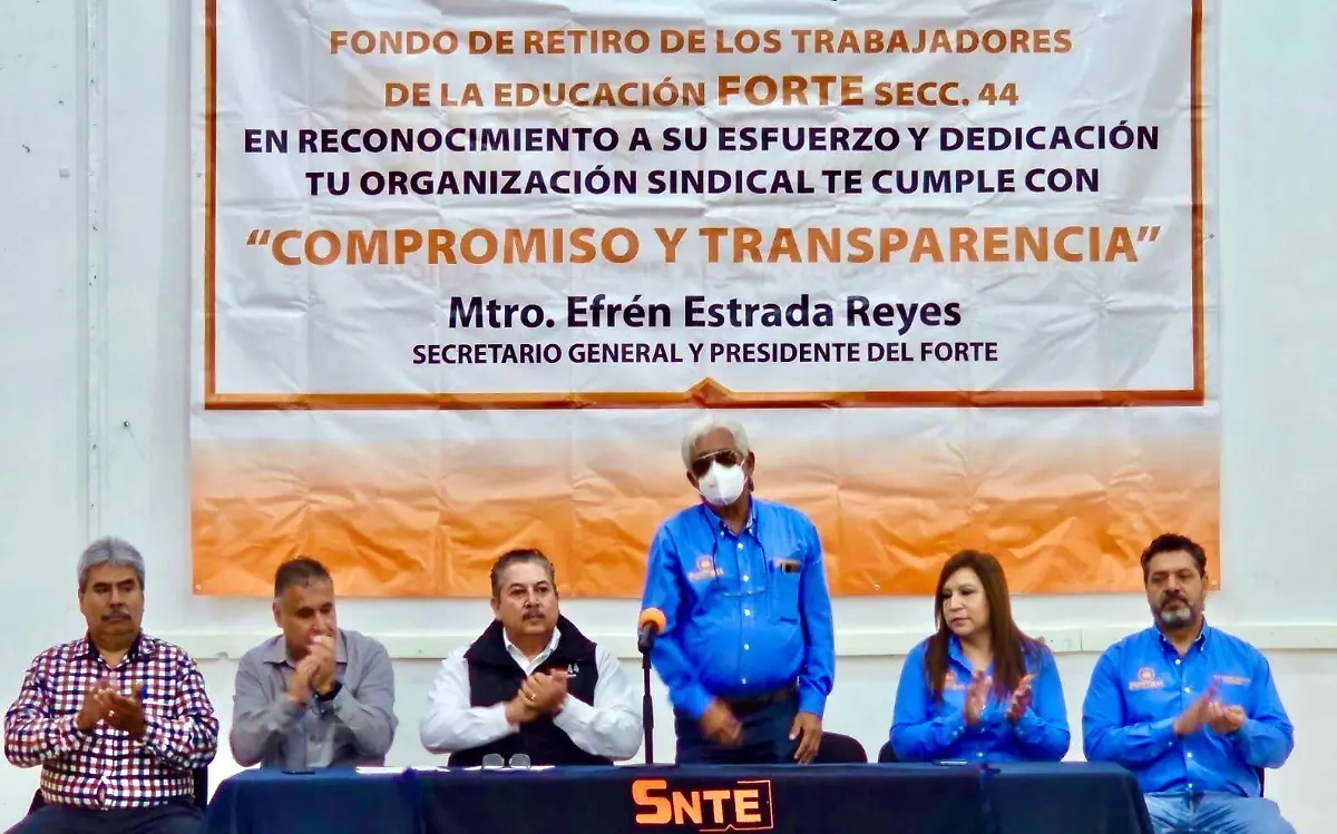 Entrega sección 44 finiquitos en Durango y La Laguna