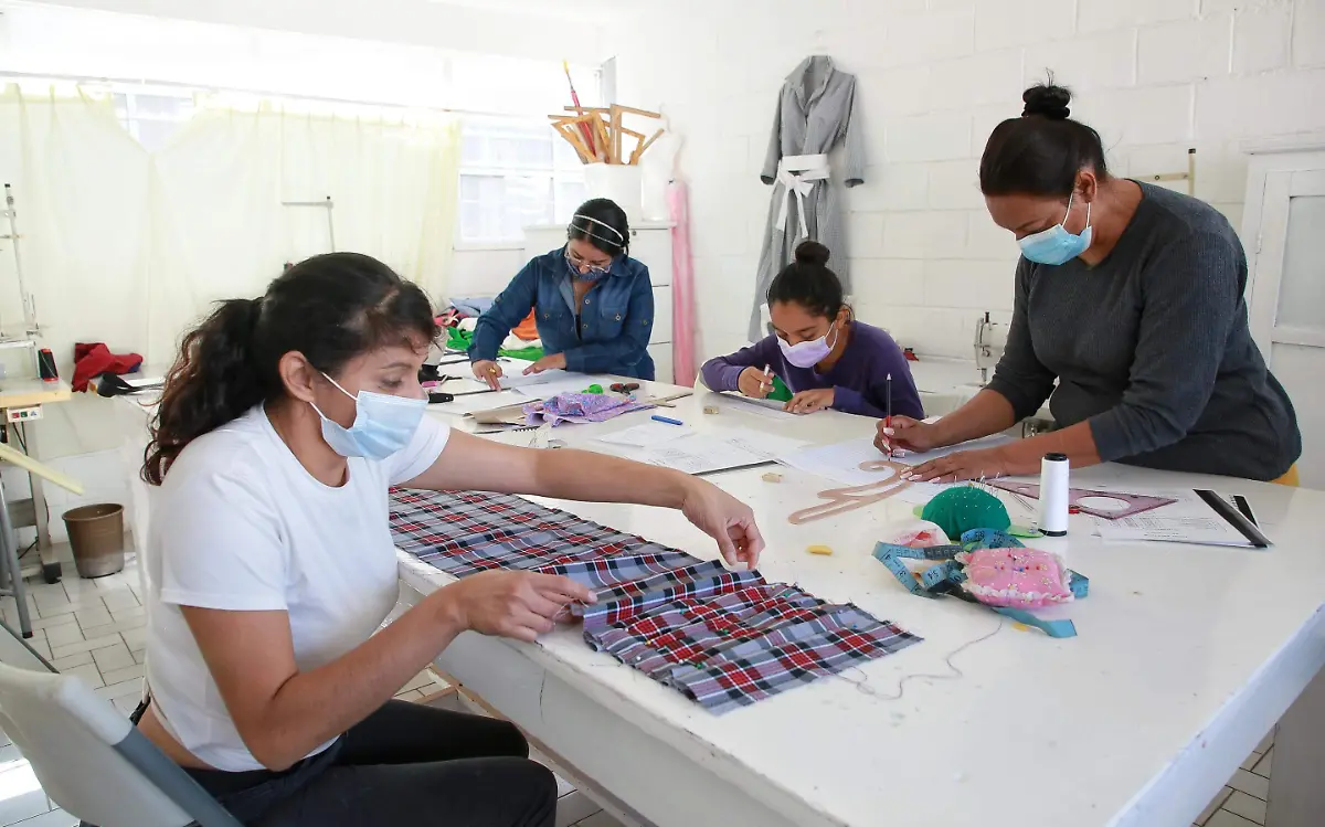 Trabajadoras de maquila y talleres textiles