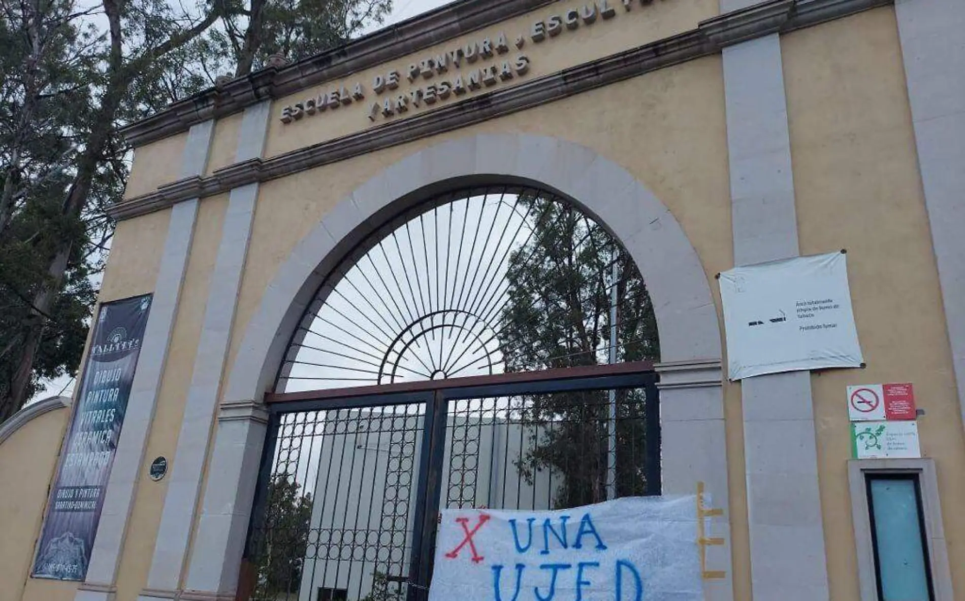 Estudiantes de la UJED exigen gratuidad de la educación