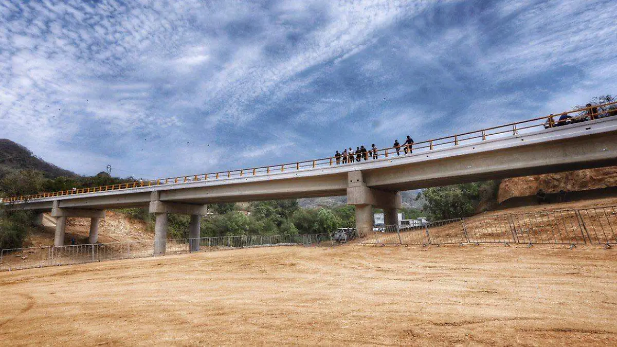 PUENTE