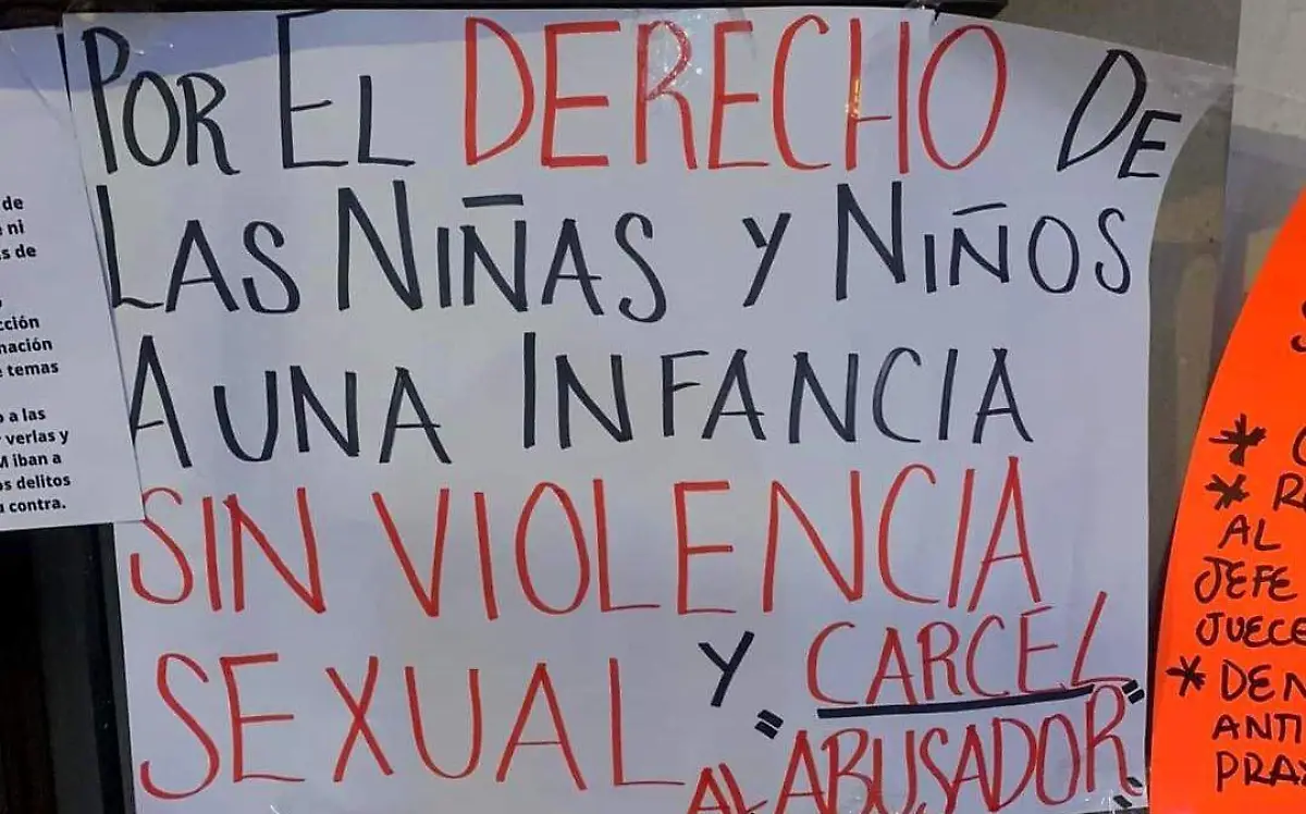 Frente Estatal contra la Violencia Vicaria realiza vigilia en Durango