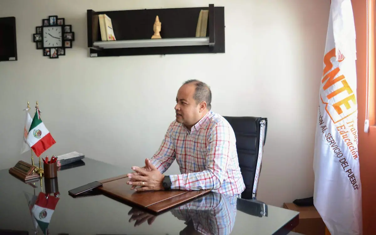 Efrén Estrada Reyes, líder sindical del SNTE, Sección 44