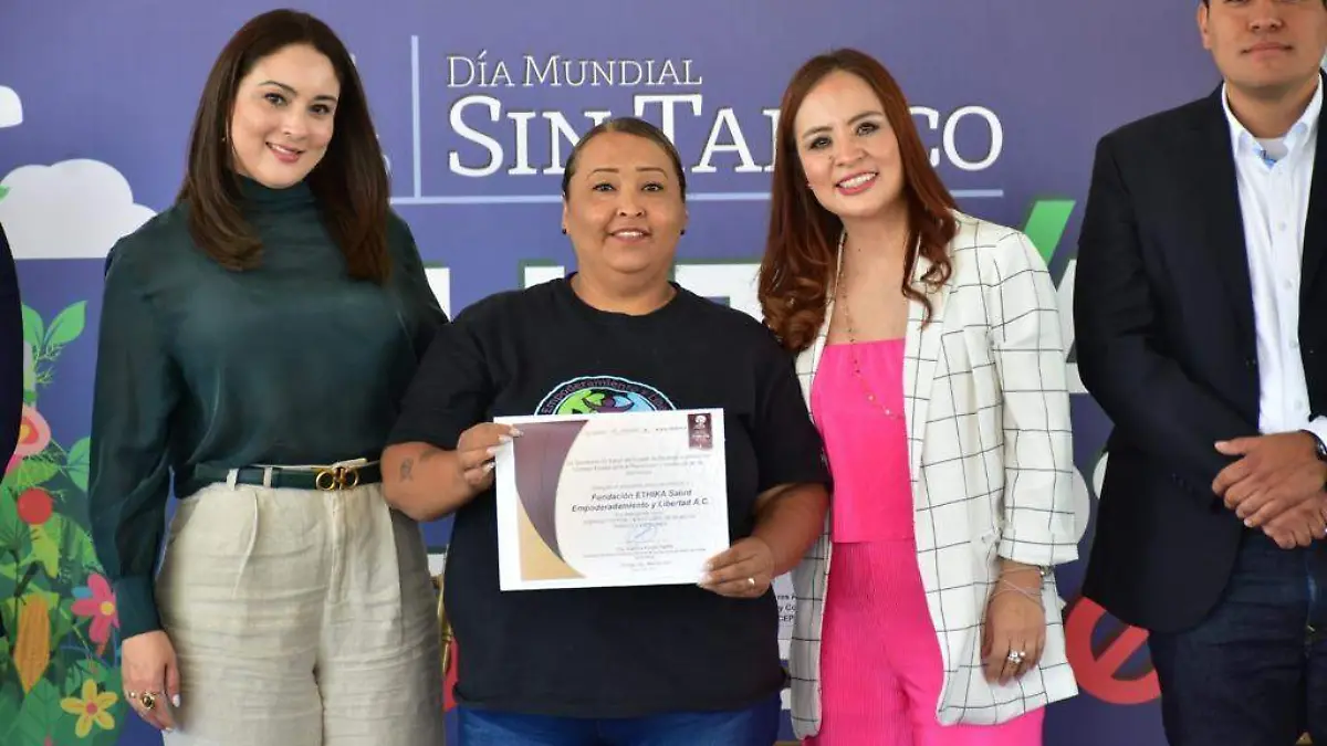 Entrega Secretaría de Salud 220 certificados de espacios libres de humo