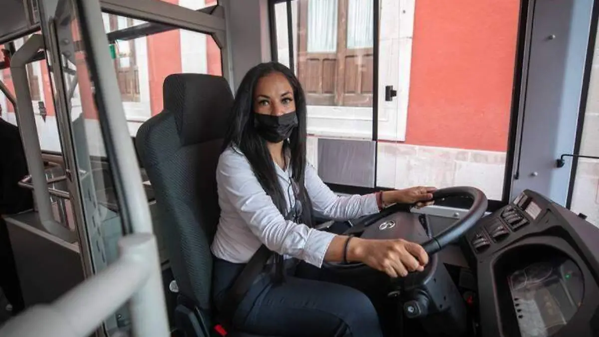 Mujer conductora