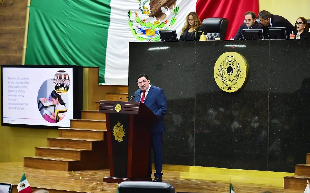 Guillermo Adame Calderón, secretario de Educación en Durango