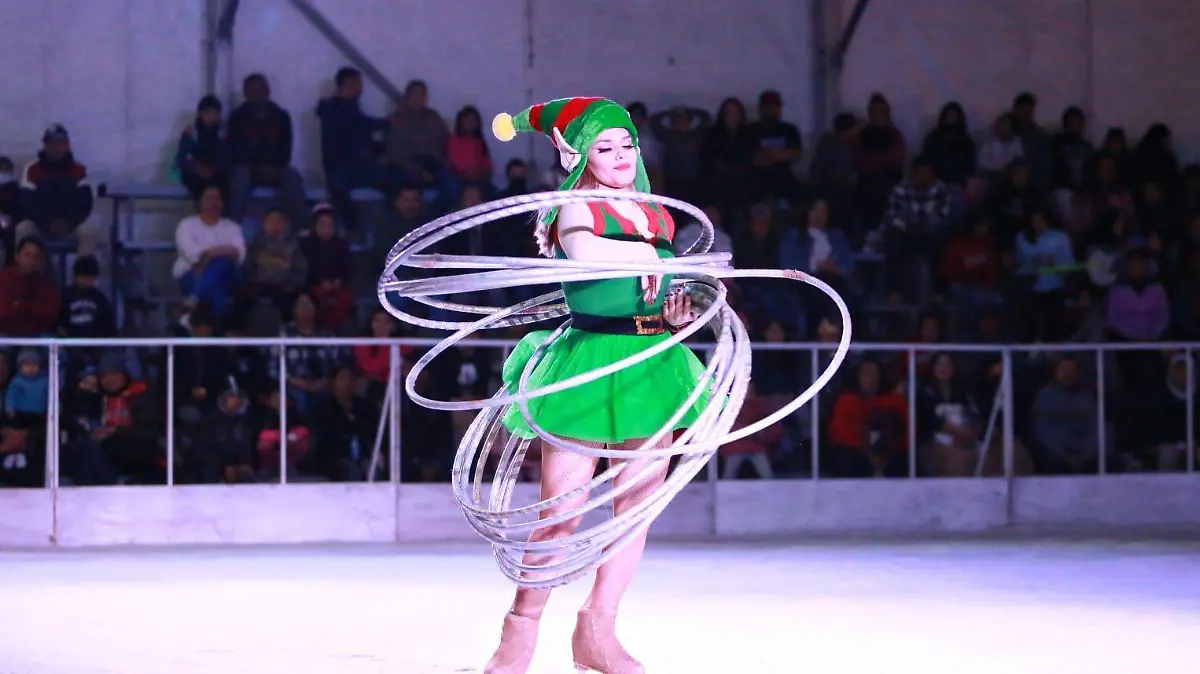 Abre la Villa Navideña en la Plaza IV Centenario