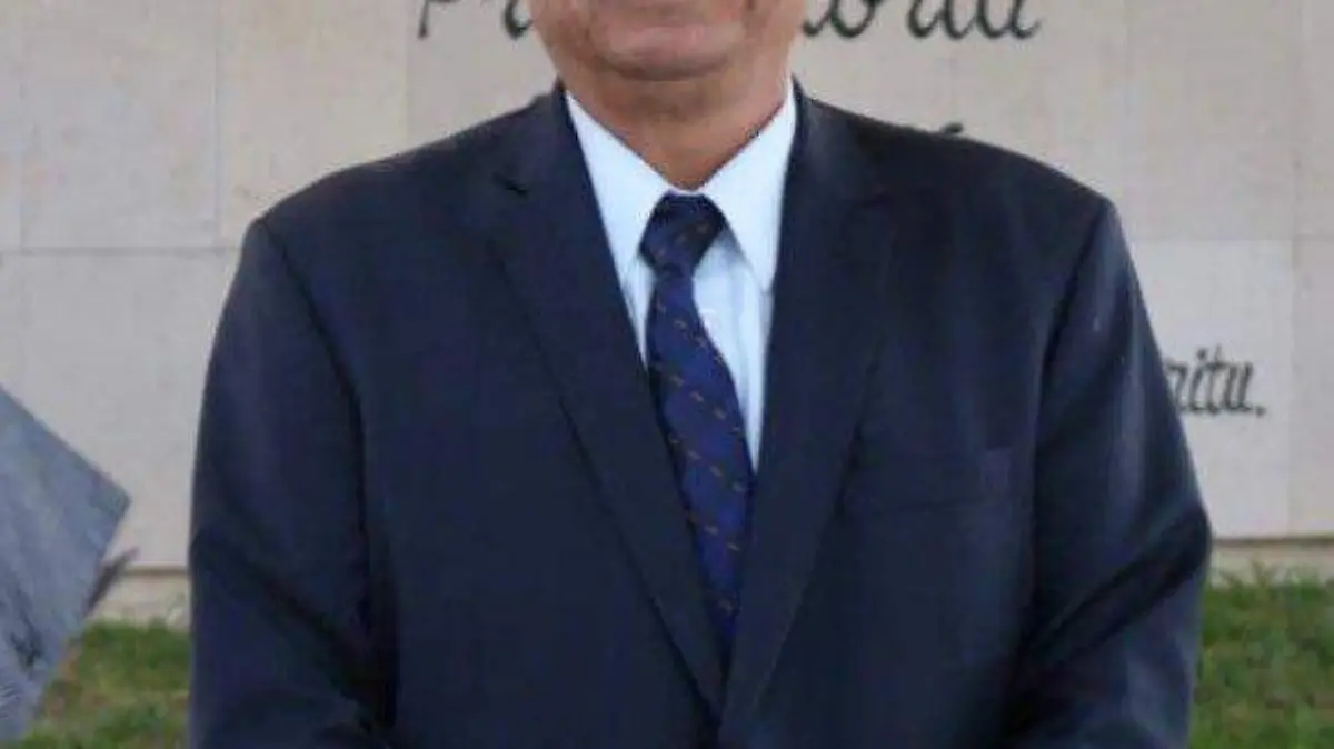  Gerardo Cardoza Chairez director de la preparatoria Nocturna