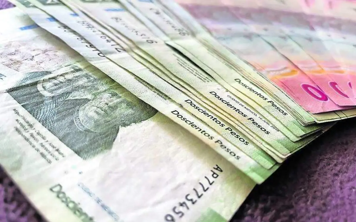 Dinero y billetes mexicanos