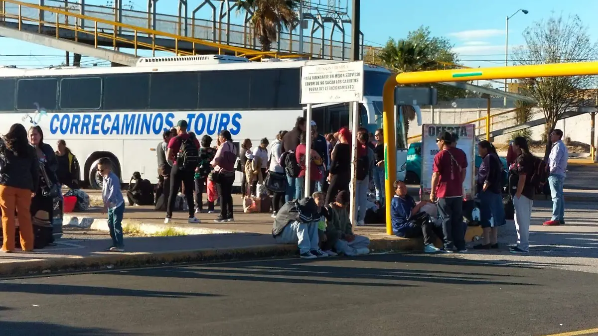 Simpatizantes de Morena presentes en concentración de AMLO