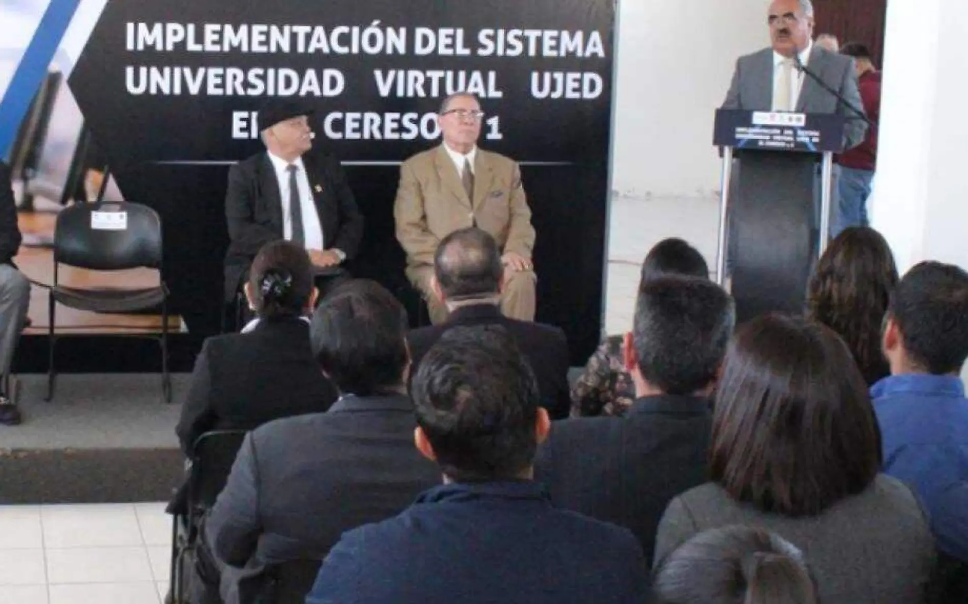 en-un-hecho-historico-la-ujed-lleva-su-sistema-virtual-de-licenciatura-a-internos-del-cereso-n1