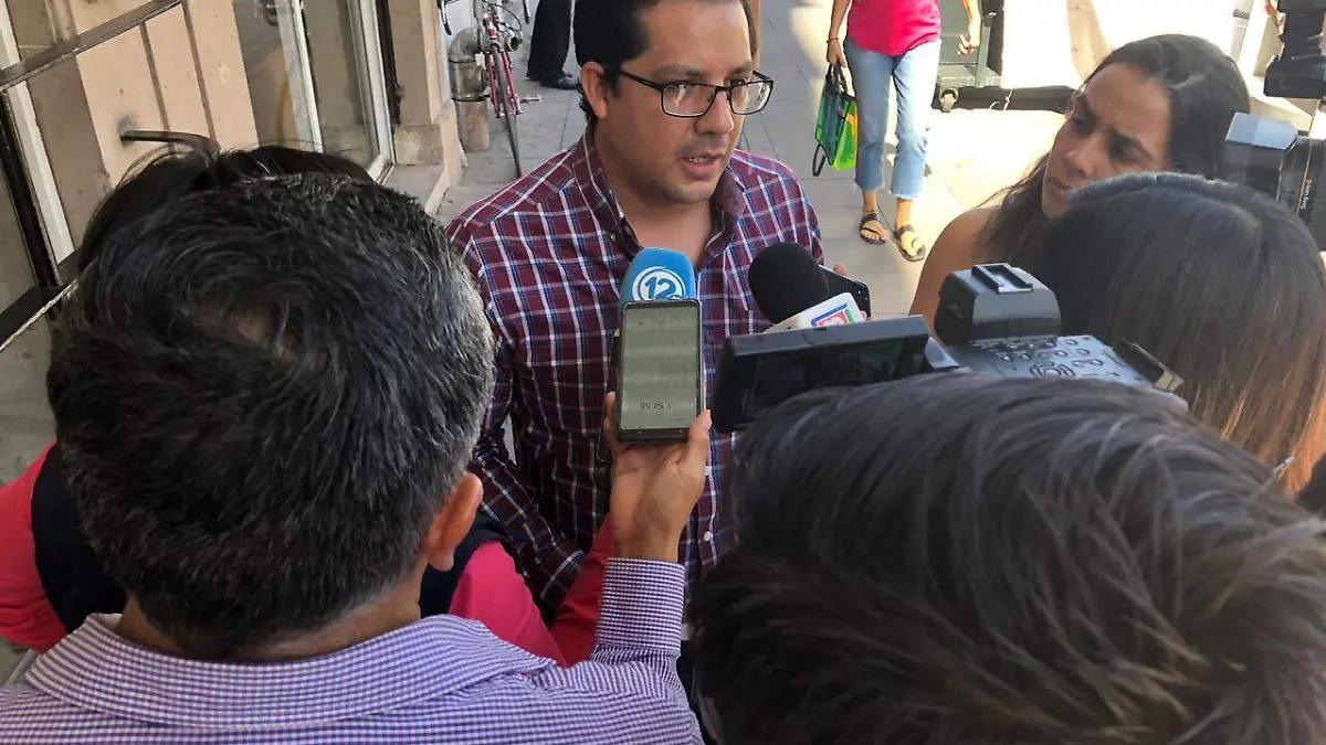 LUIS ERNESTO