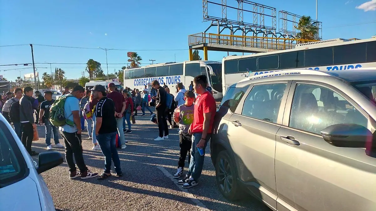 Simpatizantes de Morena presentes en concentración de AMLO