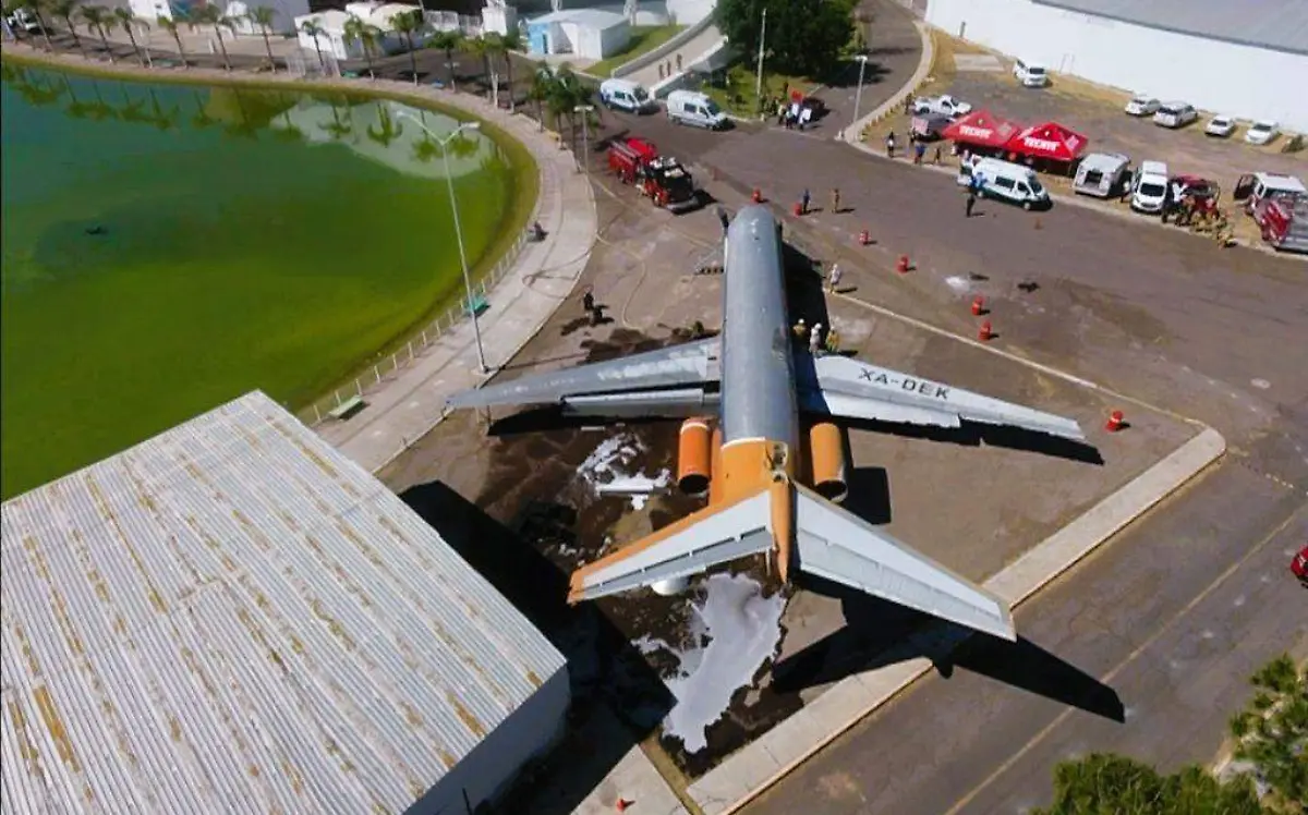 Adiós al avión de la FENADU