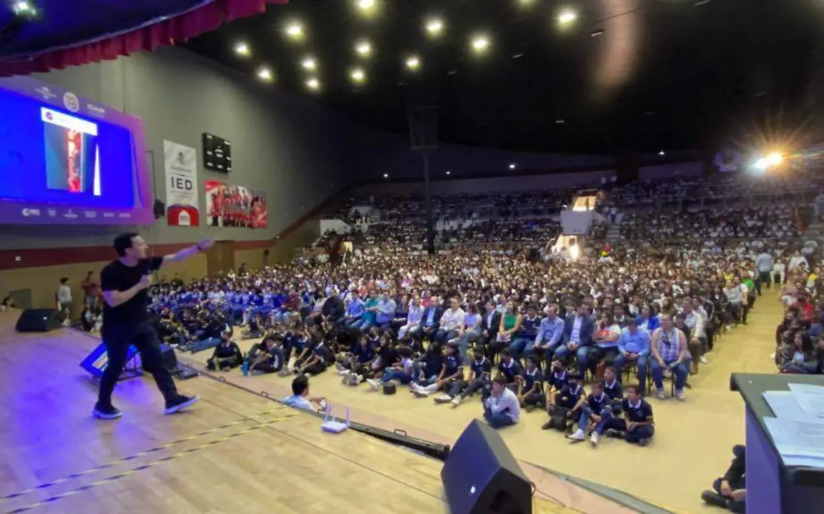 Presenta IDAIP conferencia “Eres lo que Públicas”