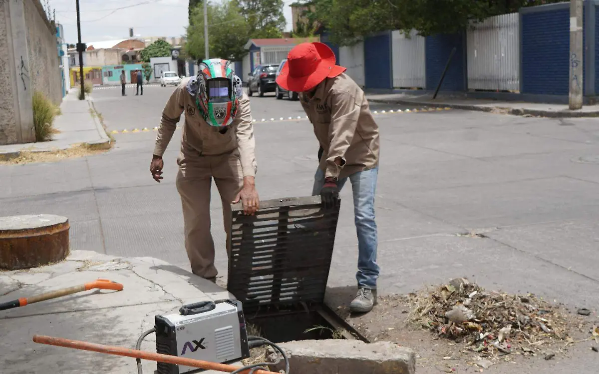 Continúa robo de tapas de alcantarillas en Durango