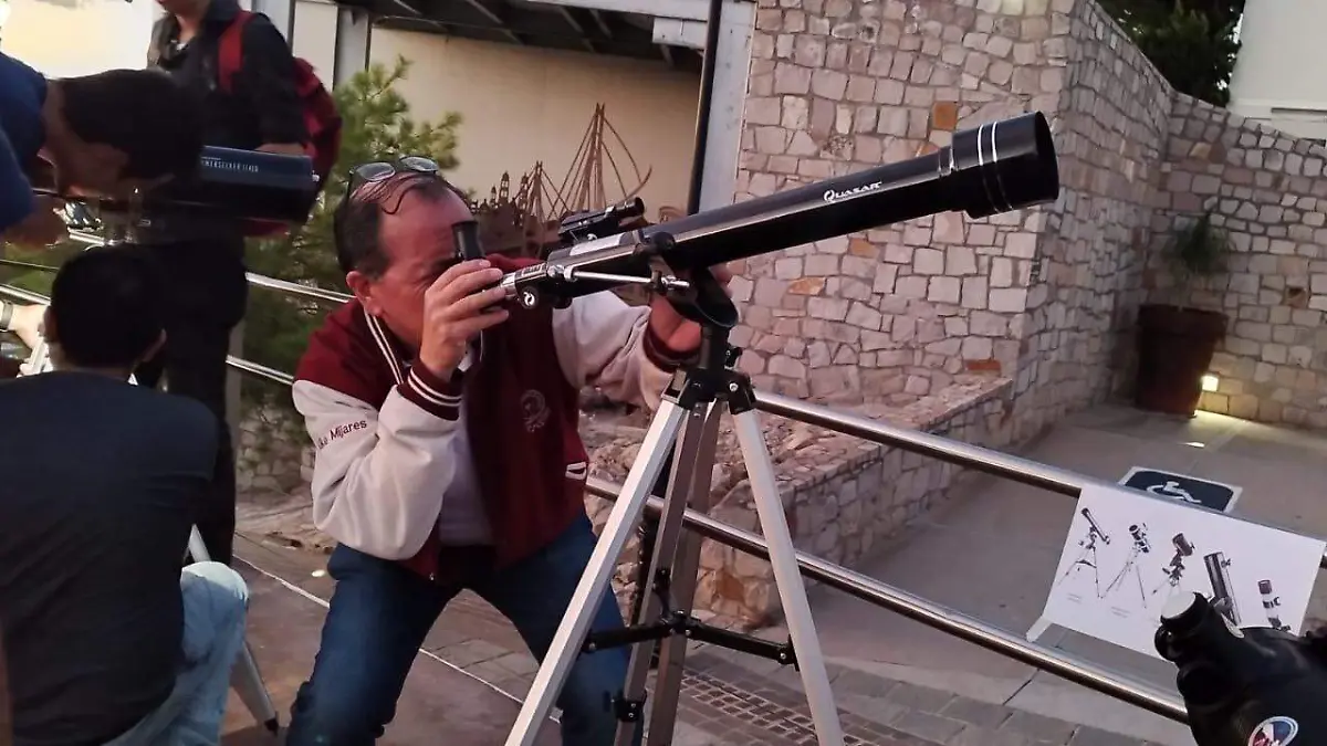 ¿Por qué no debes ver el Eclipse Solar sin protección?