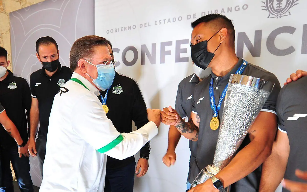 José Aispuro Torres reconoce triunfo de los Alacranes de Durango