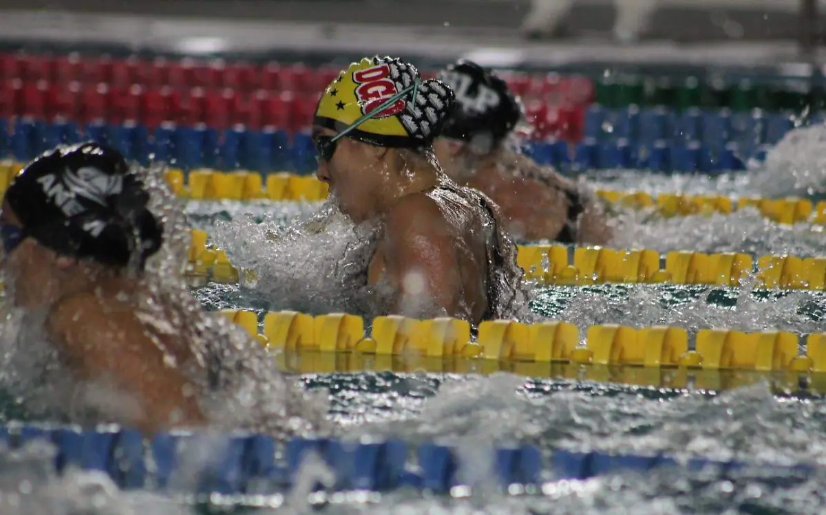 Tritones duranguenses se tiñen de oro y de plata