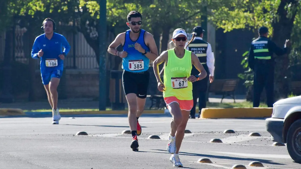 Corredores duranguenses rumbo a Cuencamé a carrera Pasos de Vida