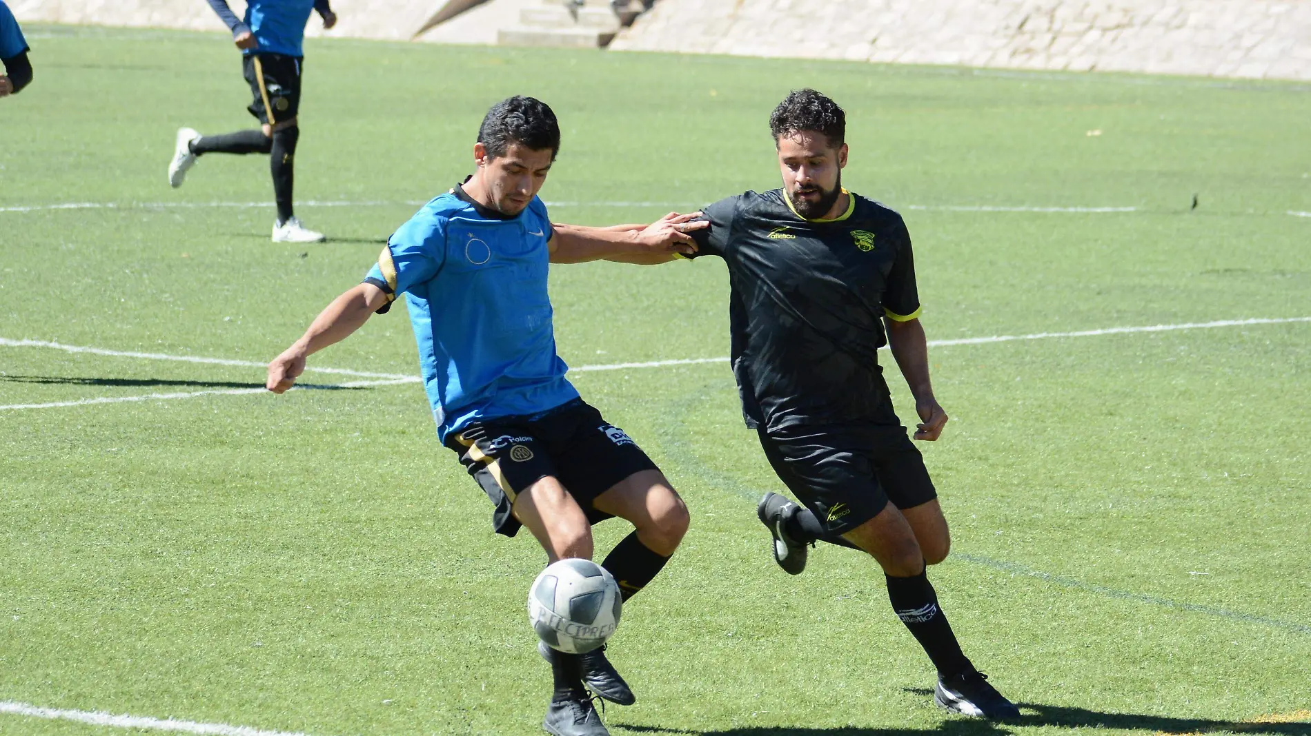 HECSA y Diamante brillan en el futbol municipal