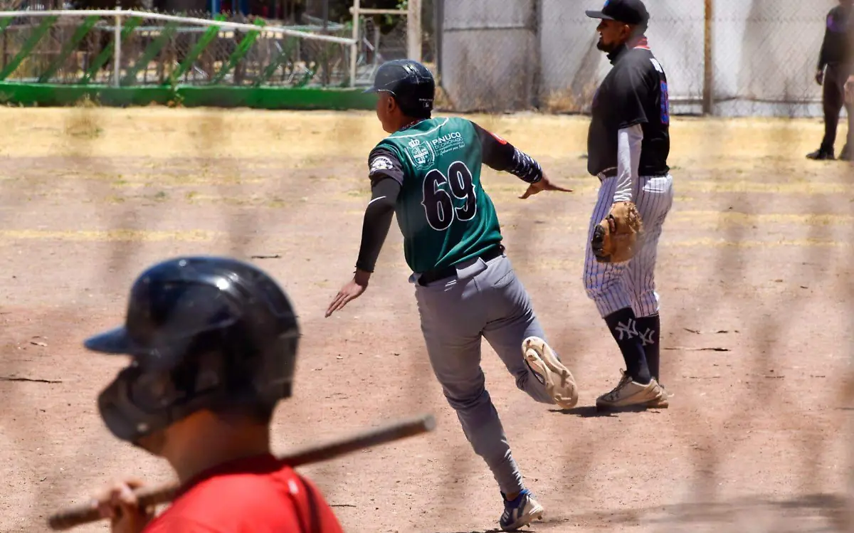 Emocionantes enfrentamientos en la jornada siete de la Liga de Beisbol Rural y Urbana de Durango