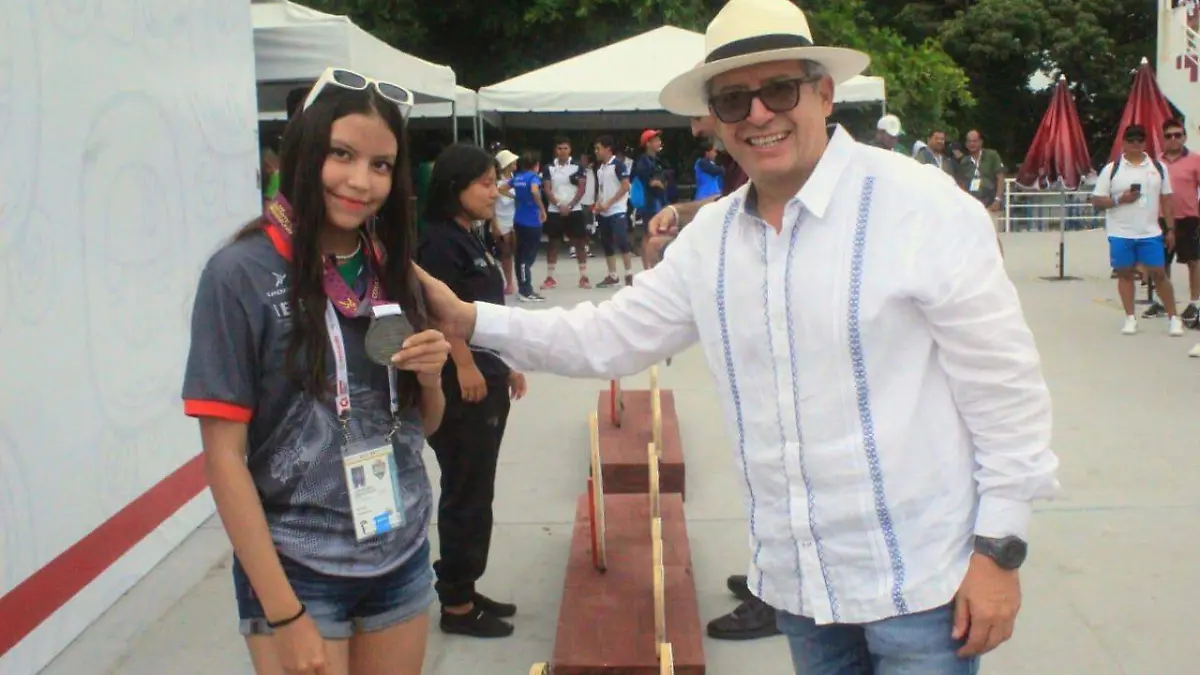 Maravillan los nadadores del estado de Durango