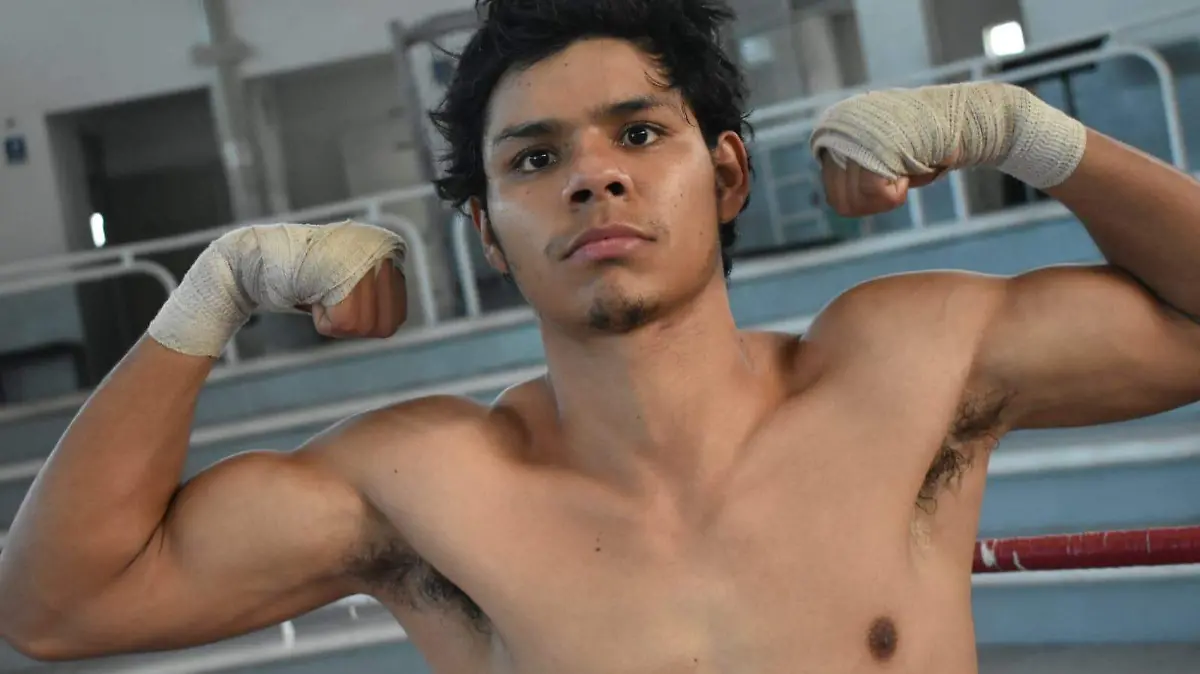 Boxeador duranguense brilla en Mazatlán